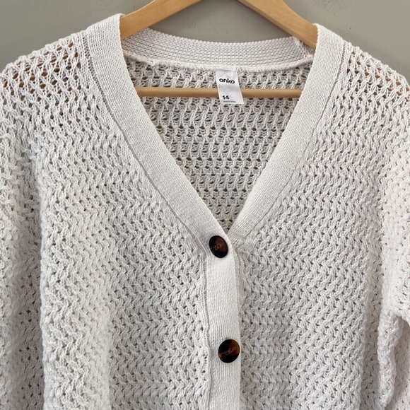 Women’s White Cotton Knit Cropped V Neck Button Cardigan - Picture 3 of 4